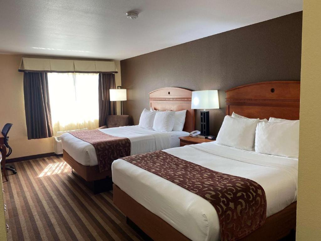 Best Western Manhattan Inn Luaran gambar