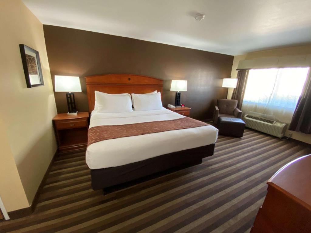 Best Western Manhattan Inn Luaran gambar